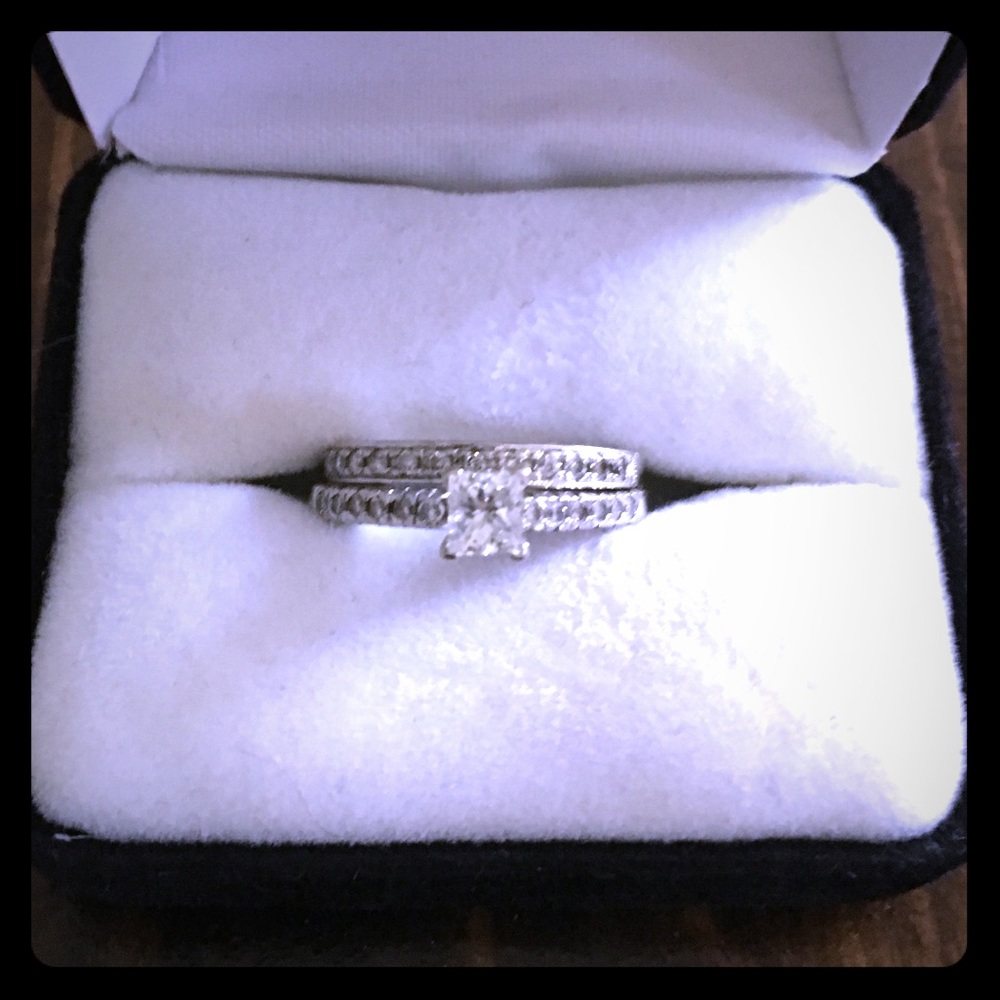 Princess cut diamond engagement ring and band